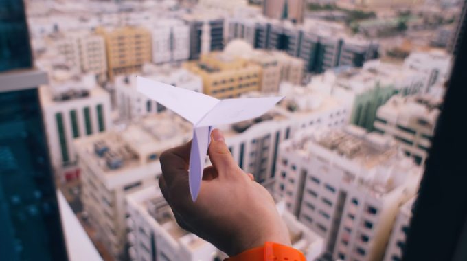 Launch-paperplane-city